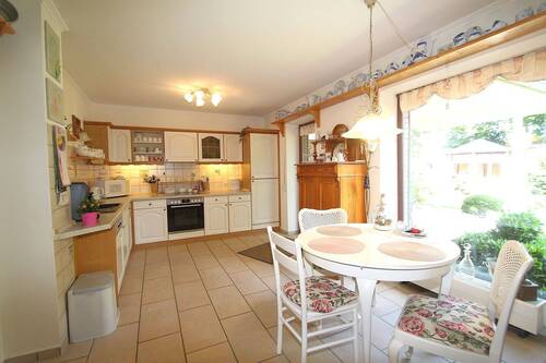 Die voll ausgestattete Landhausküche - 