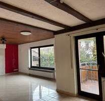 Zweifamilienwohnhaus mit Garagen in sehr ruhiger Wohnlage - Wyhl