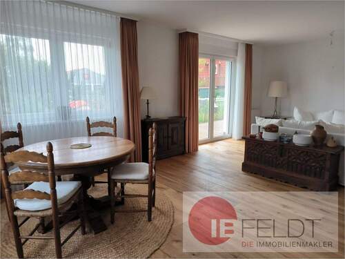 Blick in das Wohnzimmer - 3 Zimmer Bungalow zum Kaufen in Brieselang / Zeestow