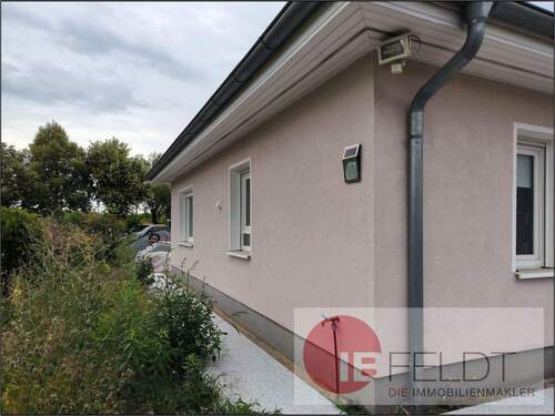 Seitenansicht - Bungalow mit 100,00 m&sup2; in Brieselang / Zeestow zum Kaufen