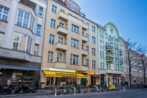 Fassade - 2 Zimmer Etagenwohnung in Berlin