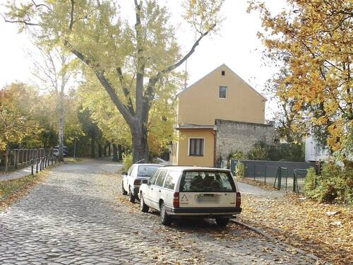 Seitenansicht - 1 Zimmer Mehrfamilienhaus, Wohnhaus zum Kaufen in Birkenwerder