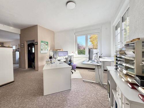 Büro 1 - 