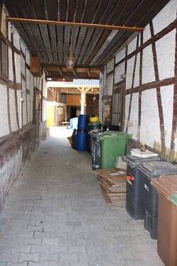 Durchgang.JPG - 6 Zimmer Mehrfamilienhaus, Wohnhaus in Wald-Michelbach