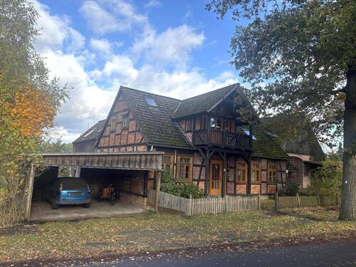 Straßenansicht - Fachwerkwohnhaus mit Scheune - 239.000,00&nbsp;EUR Kaufpreis, ca.&nbsp; 200,00&nbsp;m&sup2;&nbsp;Wohnfl&auml;che