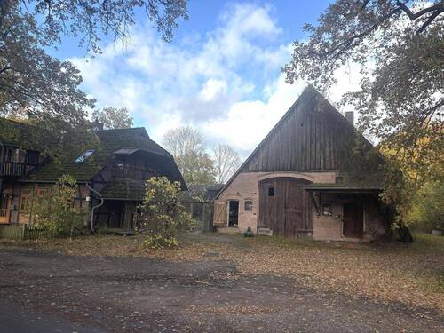Blick auf die Scheune - Einfamilienhaus mit 200,00 m&sup2; in Trebel zum Kaufen