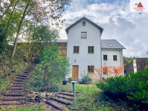 Hausansicht - 3,5-Raum-Dachgeschosswohnung mit Einbauküche in SchmiedebergBuschmühle