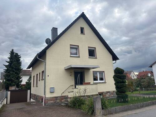 H 551 Straßenansicht 2.jpg - 7 Zimmer Mehrfamilienhaus, Wohnhaus zum Kaufen in Heppenheim