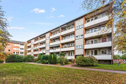 Hausansicht - 2 Zimmer Etagenwohnung zum Kaufen in Bremen