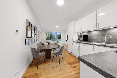 Wohn-/ Esszimmer mit Küche - 