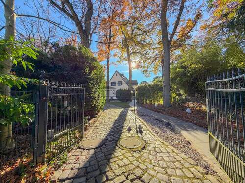 1 - Wohntraum in herrlicher Ruhe - 1.099.000,00&nbsp;EUR Kaufpreis, ca.&nbsp; 220,10&nbsp;m&sup2;&nbsp;Wohnfl&auml;che