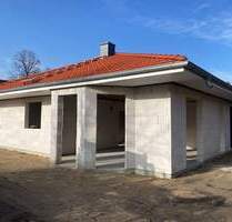 Bungalow am Stadtrand von Falkensee Richtung Berlin Staaken, massiv im Rohbau