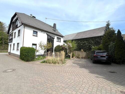 Hausansicht - 9 Zimmer Einfamilienhaus zum Kaufen in Tiefenbach