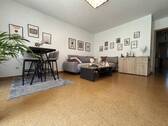 Wohnzimmer - 2 Zimmer Etagenwohnung zum Kaufen in Bamberg