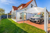Haus und Carport - 