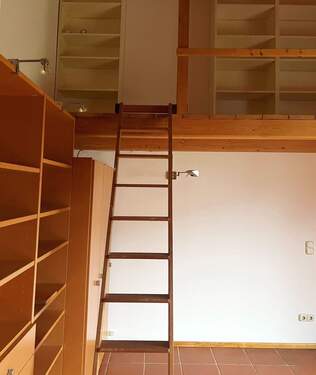 Zimmer EG mit Galerie.jpg - 