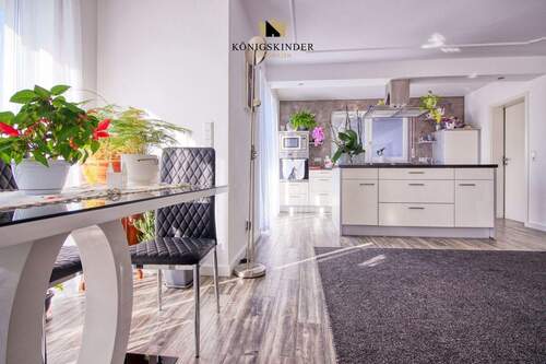 offene Küche mit bester Aussicht beim Kochen - 