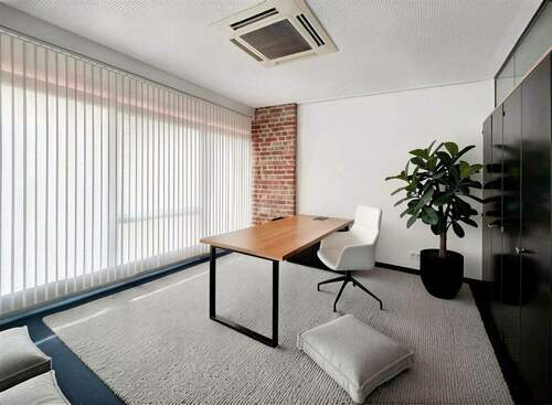 Büro Bsp. (KI generiert) - 