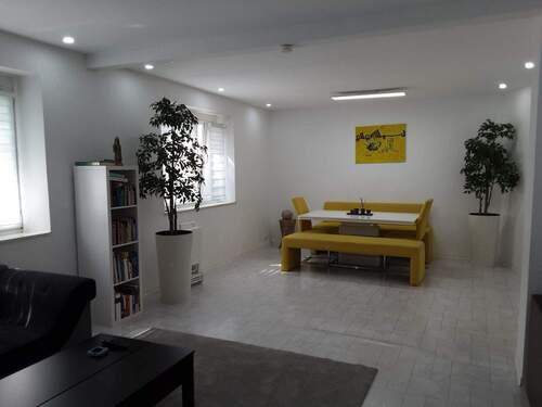 Wohnbereich - Esszimmer - 4 Zimmer Etagenwohnung in Mönchengladbach