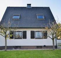 Für Handwerker und Individualisten. Kleines Haus mit großem Grundstück in Tiefenbroich. - Ratingen