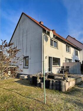 Süd-/Westansicht auf Haus und Terrasse - 3 Zimmer Reihenendhaus zum Kaufen in Bad Bevensen