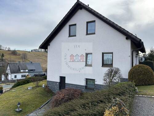 Hausansicht Seite Einliegerwohnung - Arbeiten vor Ort, komfortabel wohnen - vielseitige Gewerbeimmobilie mit Wohnhaus und XXL-Grundstück