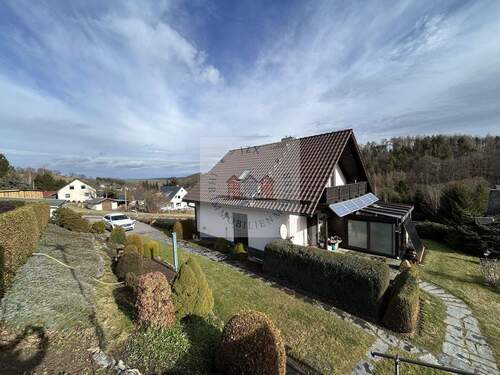 Blick Grundstück Lagerhalle - 8 Zimmer Mehrfamilienhaus, Wohnhaus zum Kaufen in Gornau/Erzgebirge