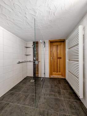 Badezimmer Obergeschoss - Werz Immobilien - 