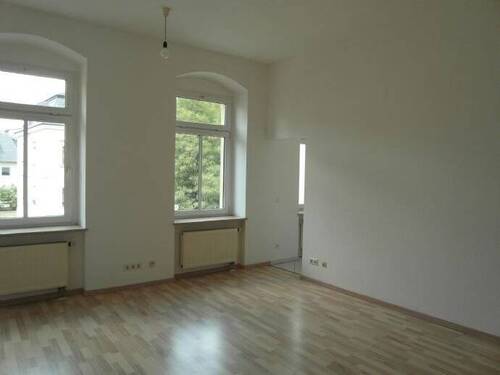Wohnbereich mit Blick zum Durchgang - 