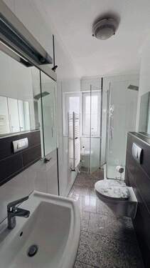 Gäste WC/Dusche in EG - 