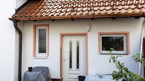 Ansicht aussen Garagenausgang - Einfamilienhaus mit 280,00 m&sup2; in Kissing zum Kaufen