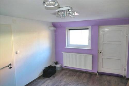 Zimmer UG mit Ausgang zum Hinterhof - 