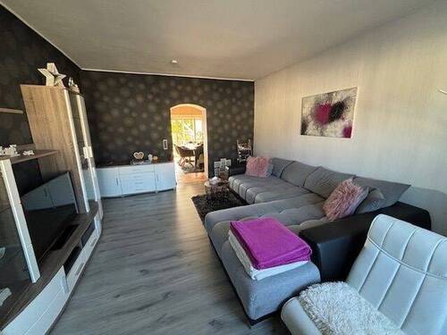 Wohnzimmer - 5 Zimmer Terrassenwohnung zum Kaufen in Schwalbach