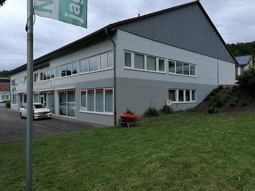 Außen Rasenfreifläche - Halle in Eisenach