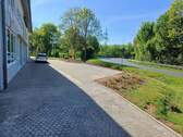 Außen Einfahrt/Parkplätze - 