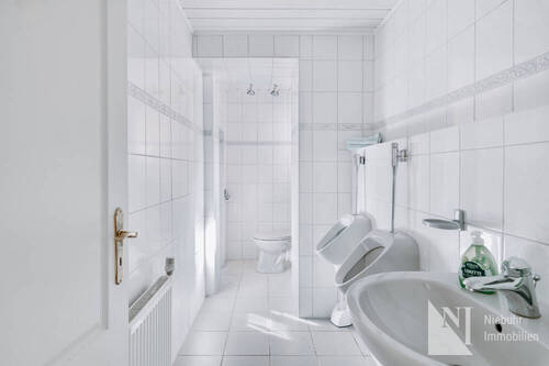 Gäste-WC mit Urinale - 