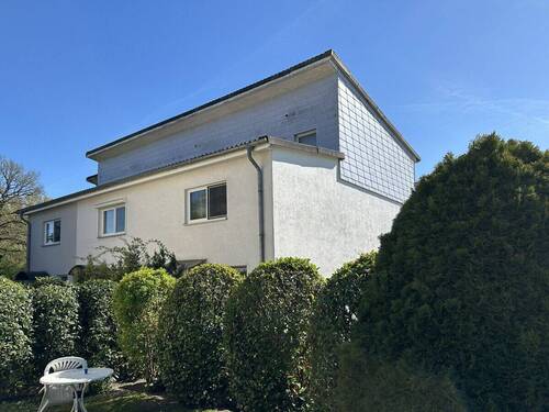 Hausansicht - Viel Platz vom Keller bis zum Dachgeschoss