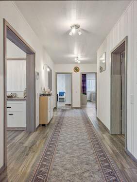 Flur - Werz Immobilien - 