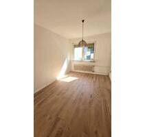 DU-Dellviertel, Fürstenstraße 1 - Frisch renovierte 2 ZKDB-Wohnung im Hochparterre, fertig zum zeitnahen Einzug von max. 2 Personen !! - Duisburg