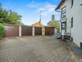Hinterhof mit Garagen - 