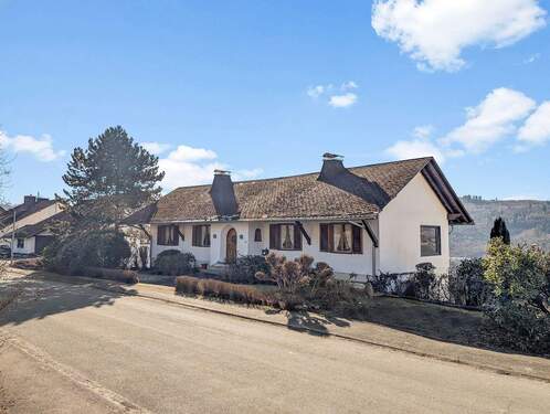 Impressionen - Werz Immobilien - Landhaus-Flair in Bestlage: Einzigartiges Einfamilienhaus mit Einliegerwohnung und Panoramaaussicht