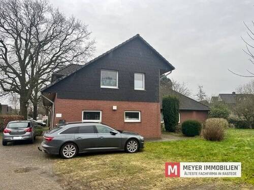 Vorderansicht sep. DG-Wohnung - 