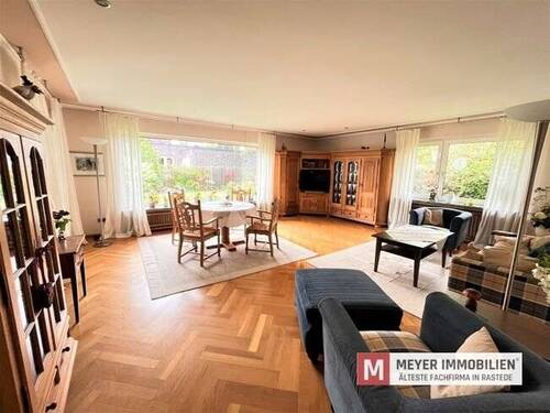Wohn- u. Esszimmer - 