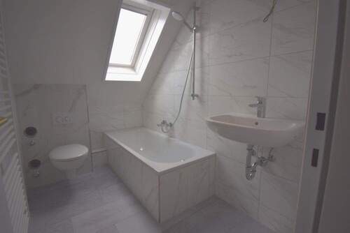 Badezimmer - 2 Zimmer Etagenwohnung zur Miete in Viernheim / West