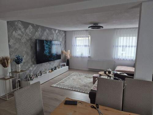 Bild 3 - 7 Zimmer Mehrfamilienhaus, Wohnhaus in Illingen