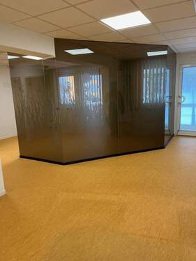 Wartebereich - Moderne Praxisfläche - 900,00&nbsp;EUR Kaltmiete, ca.&nbsp; 163,00&nbsp;m&sup2;&nbsp;Wohnfl&auml;che