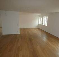 **Gemütliche 2,5-Zimmer-Wohnung mit EBK in kernsaniertem Altbau Whg12 - ab sofort** - Dinkelsbühl