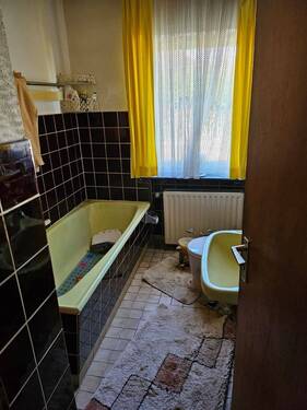 Bad im Erdgeschoss - 5 Zimmer Einfamilienhaus zum Kaufen in Neuental