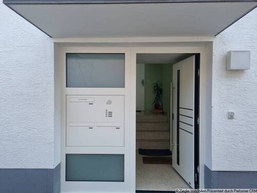 03 EG Hauseingang - 8 Zimmer Mehrfamilienhaus, Wohnhaus in Edingen-Neckarhausen