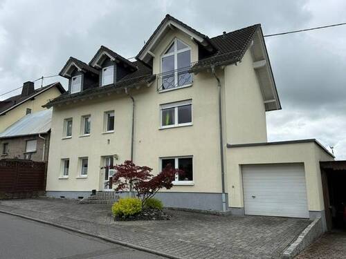 Straßenseite - 7 Zimmer Einfamilienhaus zum Kaufen in Großholbach